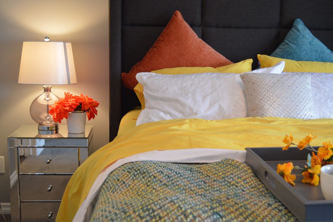 Ventajas de una mesa camilla  Blog Textil Hogar – Viste tu cama a la  ultima con nuestros consejos