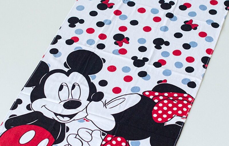 Toalla de playa para niños y niñas con dibujos de micky o minnie mouse